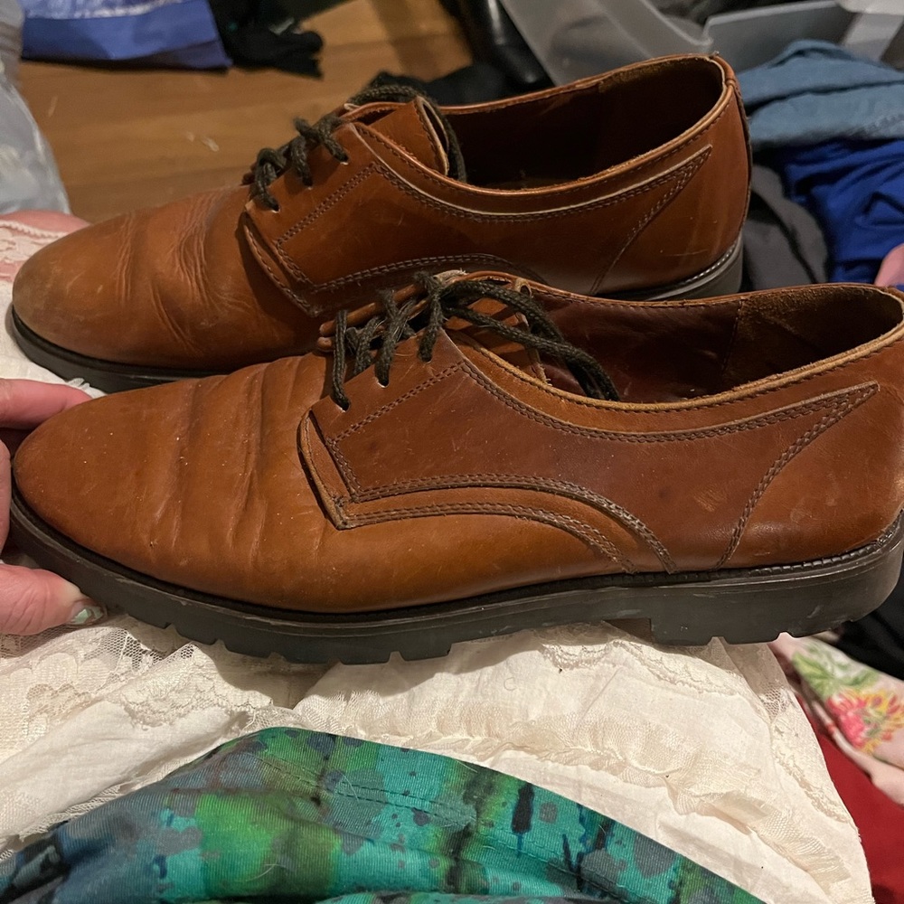 Bass Pro Shop, waterproof men’s brown shoes size 11 in excellent condition